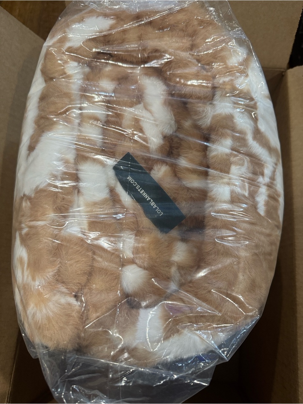 Lola Blankets/Copper Bandana/Faux Fur Throw/Blanket/NWT! NIB! SEALED! NEW LAUNCH - Picture 11 of 16